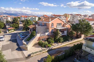 Komfortables Ferienhaus Vanja mit Meerblick u