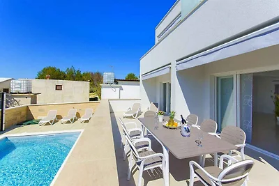 Ferienwohnung mit Klimaanlage und Pool
