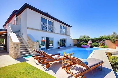 Villa mit Pool, Sauna und Jacuzzi