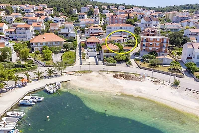 Gemütliche Unterkunft Dory in Okrug Gornji