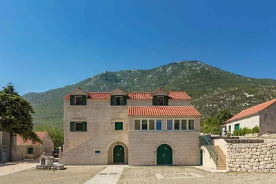 Ruhige Villa Roglić mit privatem Pool und idy