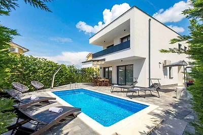 Villa mit Klimaanlage und Pool