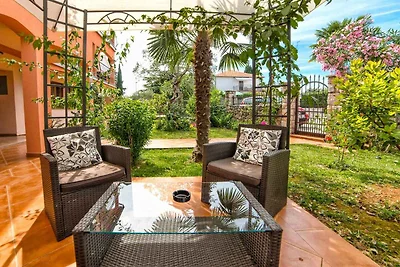 Ferienwohnung mit Garten und Klimaanlage