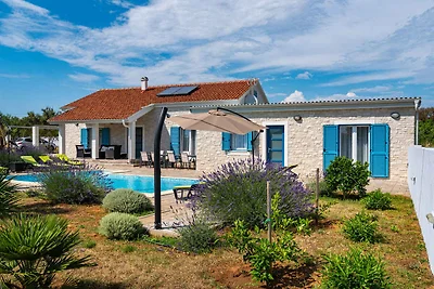 Villa familienfreundlich mit Pool und