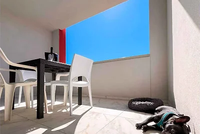 Studio mit Klimaanlage und Balkon