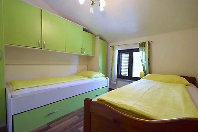 Ferienwohnung im 2. Stock mit Pool
