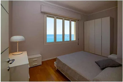 Ferienwohnung mit Klimaanlage und Balkon