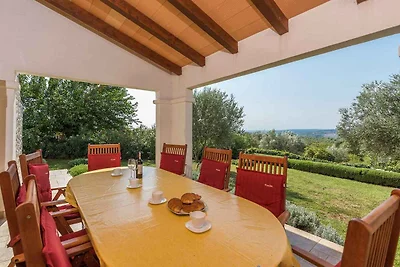 Villa mit Pool und Klimanlage
