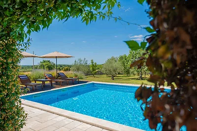 Villa mit Pool und Sauna