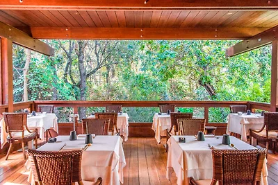 Villa mit Klimaanlage, Pool und Terrasse