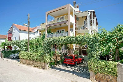 Ferienwohnung mit Balkon und Parkplatz