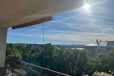 Ferienwohnung mit Pool und Balkon