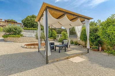 Hütte mit Klimaanlage und Terrasse