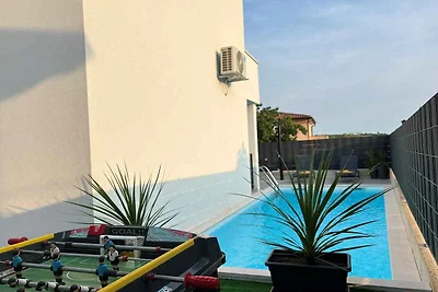 Villa mit Klimaanlage und Aussenpool