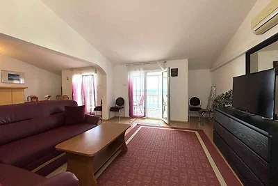 Ferienwohnung mit Pool und Meerblick