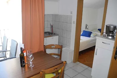 Ferienwohnung mit Garten und Klimaanlage