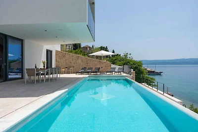 Ferienhaus mit Aussenpool