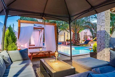 Ferienwohnung mit Pool und Whirpool