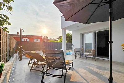 Ferienhaus auf zwei Etagen mit Garten und