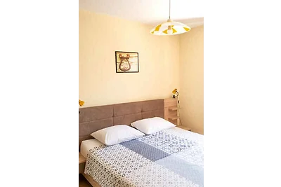 Ferienwohnung mit Klimaanlage und Balkon dire