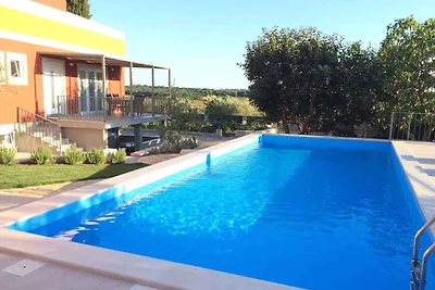 Ferienwohnung in ruhiger Lage mit Pool