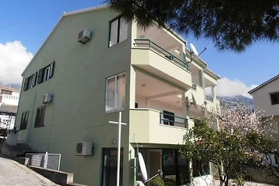 Komfortable Ferienwohnung Ivo mit Meerblick i