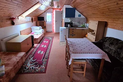 Studio mit eigenem Gärtchen und Innenpool