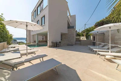 Villa mit Pool