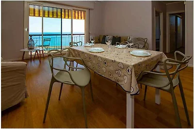 Ferienwohnung mit Klimaanlage und Balkon