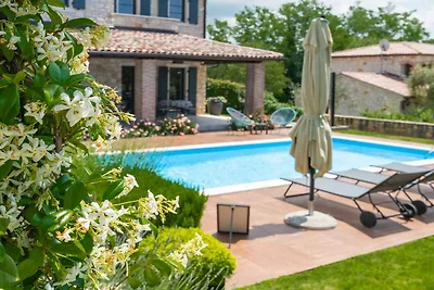 Villa mit Klimaanlage und Pool