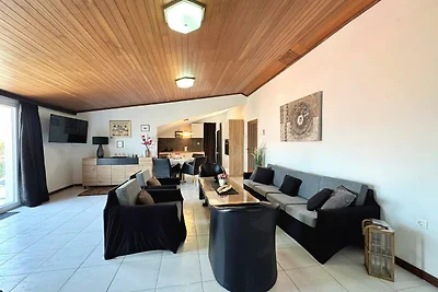 Ferienwohnung mit Balkon und Meerblick