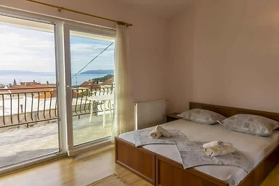 Ferienwohnung mit Klimaanlage und Balkon
