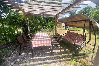 Ferienwohnung mit Pool & Balkon