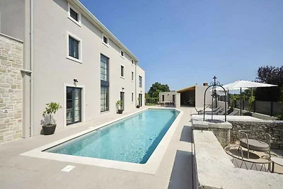 Villa mit Pool, nur wenige Minuten von Poreč
