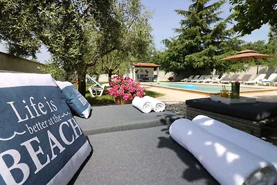 Bungalow mit Aussenpool und Klimaanlage