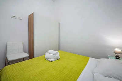 Ferienwohnung mit Garten und Klimaanlage