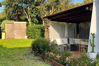 Ferienwohnung mit Garten und Klimaanlage