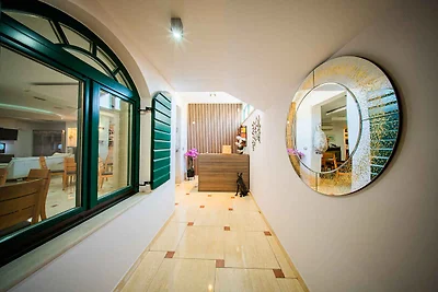 Komfortable Ferienwohnung Tomo mit Meerblick 