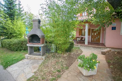 Villa mit Pool, Fitnessraum und Sauna für 8