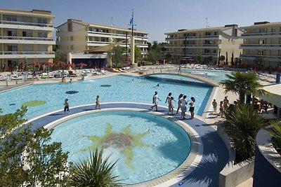 Hotelapartment mit Klimaanlage und Balkon