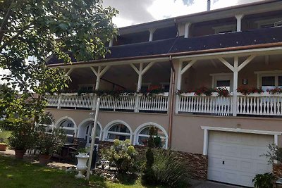 Ferienwohnung im Erdgeschoss, die Terrasse bl