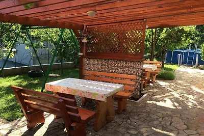 Ferienwohnung mit Montagepool und Grill