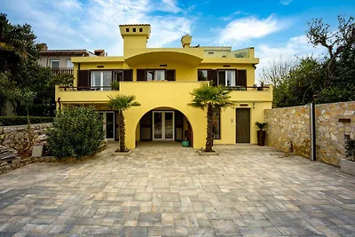 Ferienhaus mit Aussenpool, Klimaanlage und