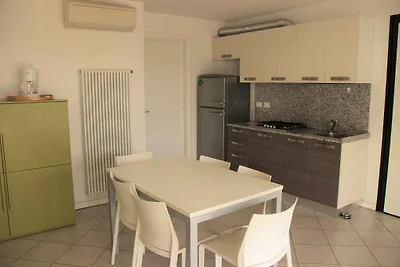Ferienwohnung mit Klimaanlage und Balkon in d