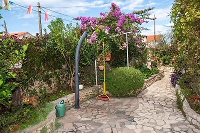 Ferienwohnung Sara in Rogoznica mit Gartenbli