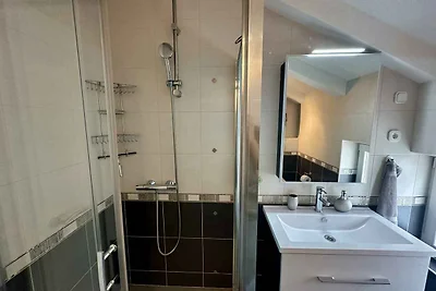 Ferienwohnung mit Balkon und Klimaanlage