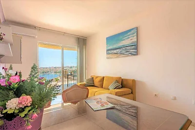 Ferienwohnung mit Pool und Meerblick