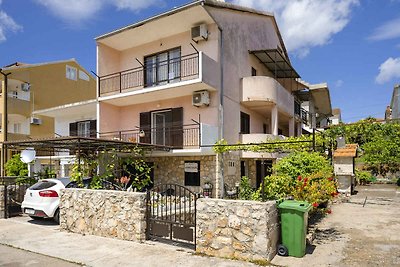 Ferienwohnung mit Klimaanlage und Balkon in S