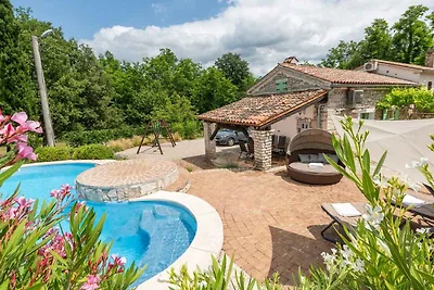 Villa mit Klimaanlage und Pool