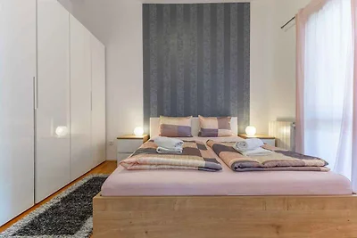 Apartment im ersten Stock eines